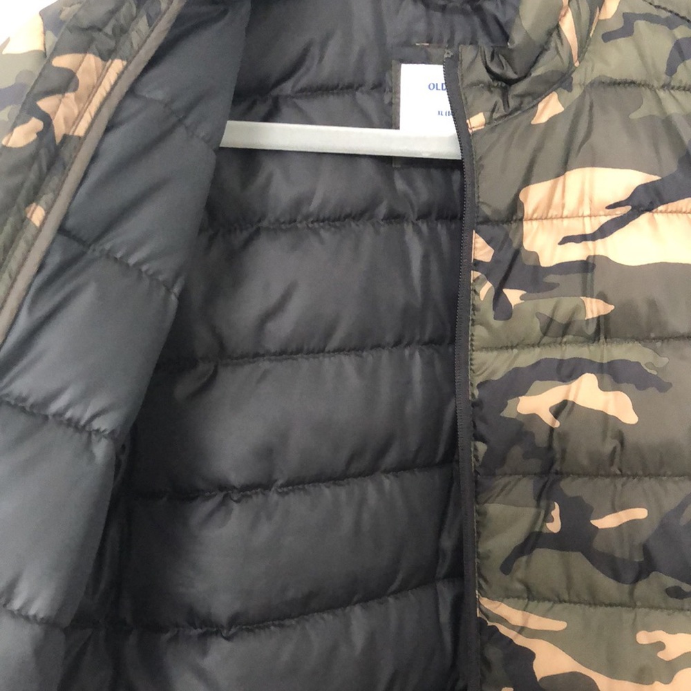 Old Navy Boy’s Lightweight Puffer Jacket - Picture 3 of 5